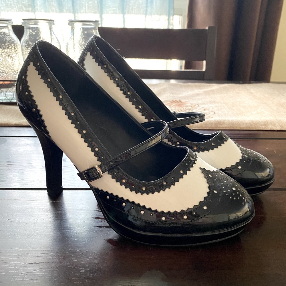 Funtasma Contessa Pump